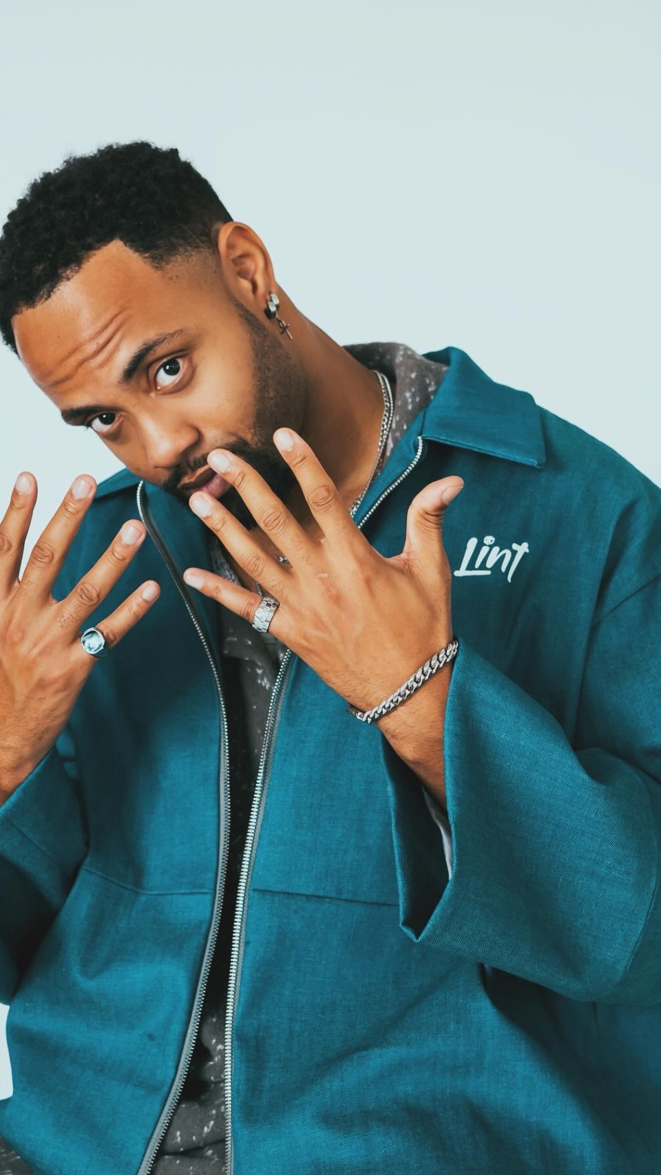 6878D61A B33F 43EC 8858 57A180A3D4B9